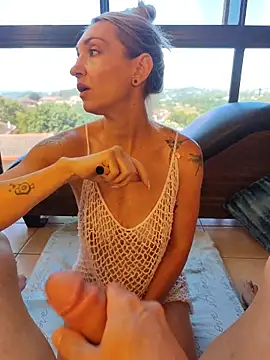 Snapshot of MissLMrJ chatting on December 15, 2025, 7:14 am MissLMrJ online show from December 15, 2025, 7:14 am