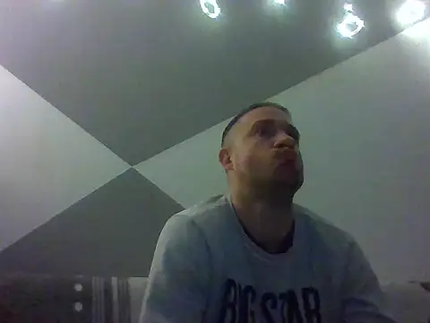 Snapshot of aroj95 chatting on April 22, 2026, 8:37 pm aroj95 online show from April 22, 2026, 8:37 pm
