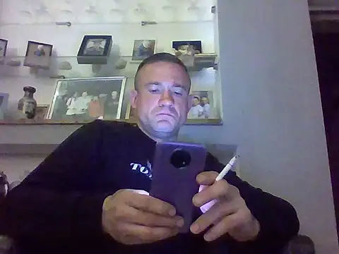 Snapshot of aroj95 chatting on May 2, 2026, 1:33 am aroj95 online show from May 2, 2026, 1:33 am