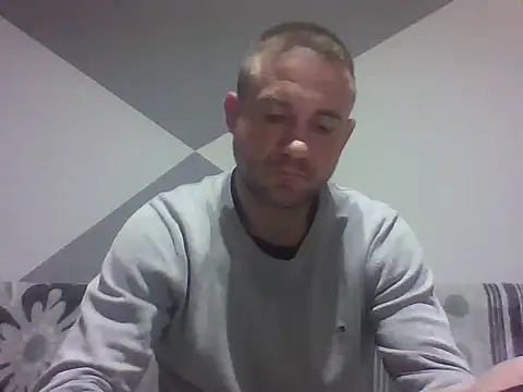 Snapshot of aroj95 chatting on April 2, 2026, 7:09 pm aroj95 online show from April 2, 2026, 7:09 pm