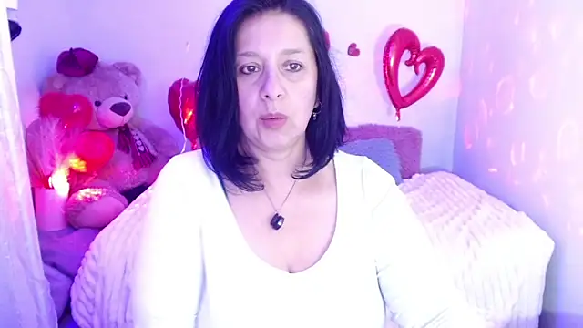 camilalatti online show from February 11, 2026, 12:54 am