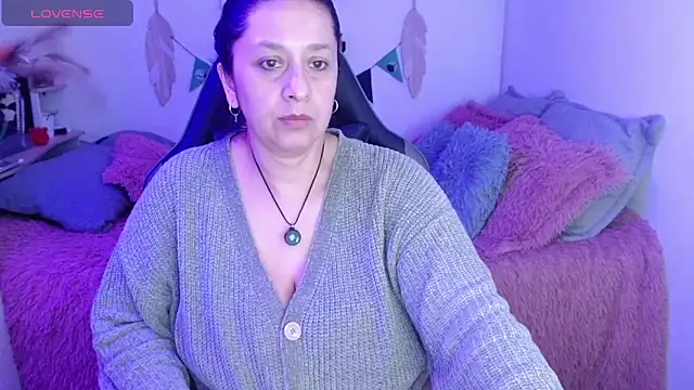 Snapshot of camilalatti chatting on June 19, 2026, 1:00 am camilalatti online show from June 19, 2026, 1:00 am