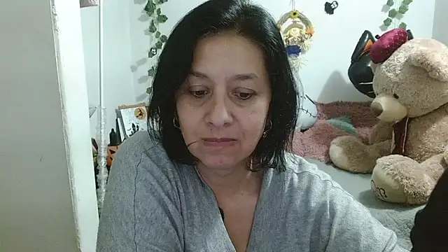 Snapshot of camilalatti chatting on October 31, 2025, 1:13 am camilalatti online show from October 31, 2025, 1:13 am