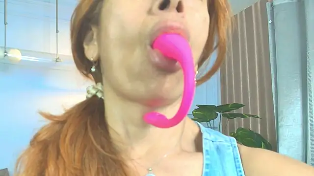 cintiagreyx online show from May 8, 2026, 11:25 am