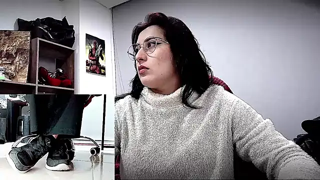 Scarlett Sen online show from February 26, 2026, 1:33 pm