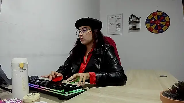 Snapshot of Scarlett_Sen chatting on January 22, 2025, 1:53 pm Scarlett Sen online show from January 22, 2025, 1:53 pm