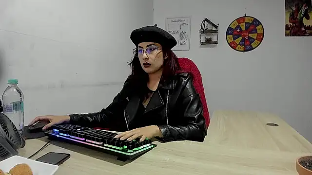 Snapshot of Scarlett_Sen chatting on January 18, 2025, 2:02 pm Scarlett Sen online show from January 18, 2025, 2:02 pm