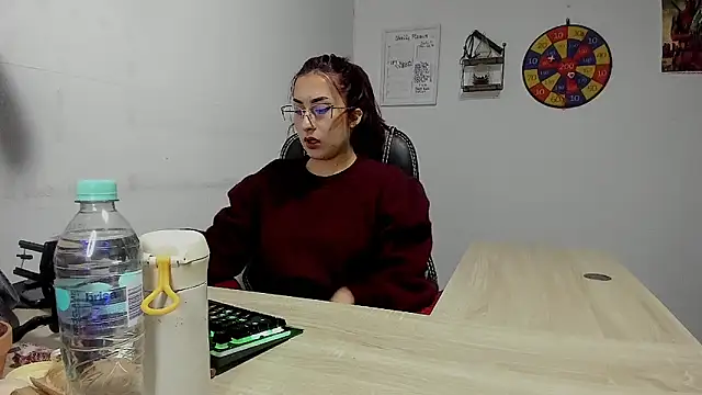 Snapshot of Scarlett_Sen chatting on January 21, 2025, 1:21 pm Scarlett Sen online show from January 21, 2025, 1:21 pm