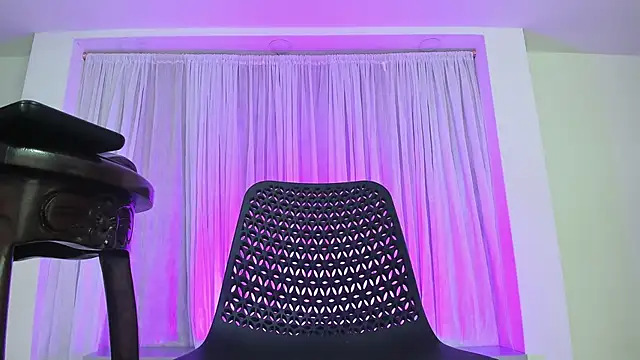 jaddyk  online show from November 3, 2025, 9:51 pm