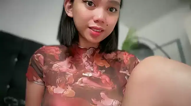 Snapshot of GenesisCastillano chatting on March 5, 2025, 5:29 am GenesisCastillano online show from March 5, 2025, 5:29 am