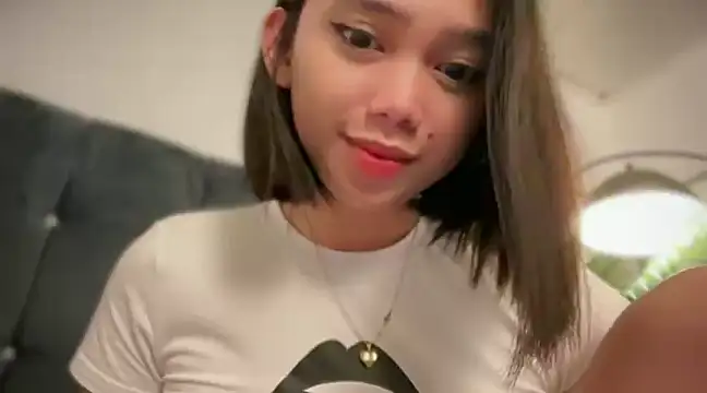 Snapshot of GenesisCastillano chatting on February 23, 2025, 5:50 pm GenesisCastillano online show from February 23, 2025, 5:50 pm