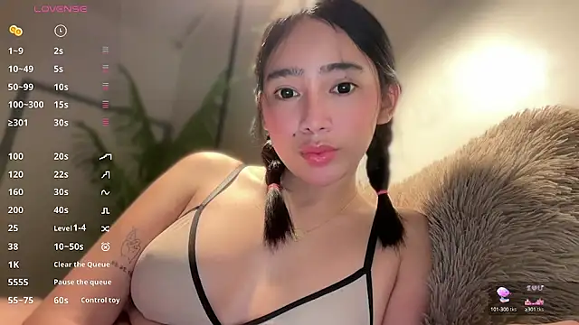 Snapshot of GenesisCastillano chatting on October 24, 2025, 10:36 am GenesisCastillano online show from October 24, 2025, 10:36 am