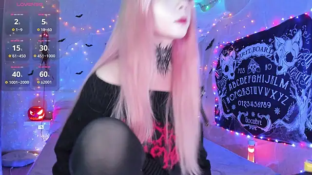 Snapshot of Misty_Shadow chatting on October 31, 2025, 10:38 pm Misty Shadow online show from October 31, 2025, 10:38 pm