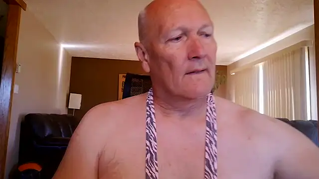 Snapshot of BasicAnt chatting on June 8, 2026, 3:01 pm BasicAnt online show from June 8, 2026, 3:01 pm