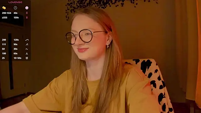 Snapshot of mollytuck chatting on April 1, 2026, 4:26 pm mollytuck online show from April 1, 2026, 4:26 pm
