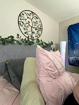 Kaitlyn Winters online show from January 14, 2026, 12:25 am