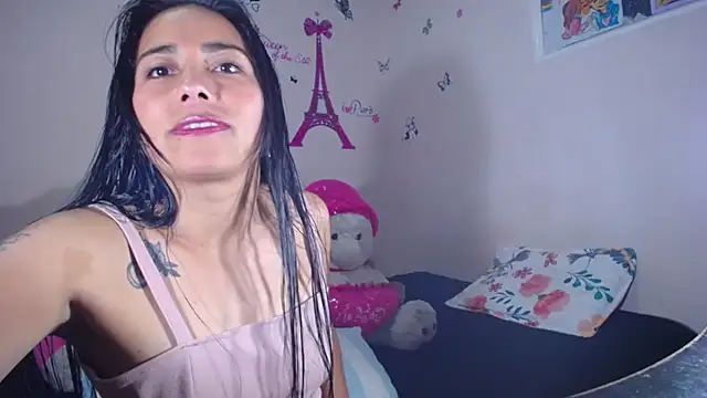 hanna girl21 online show from June 26, 2026, 10:59 pm