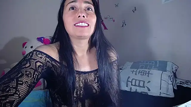 hanna girl21 online show from June 12, 2026, 1:58 am