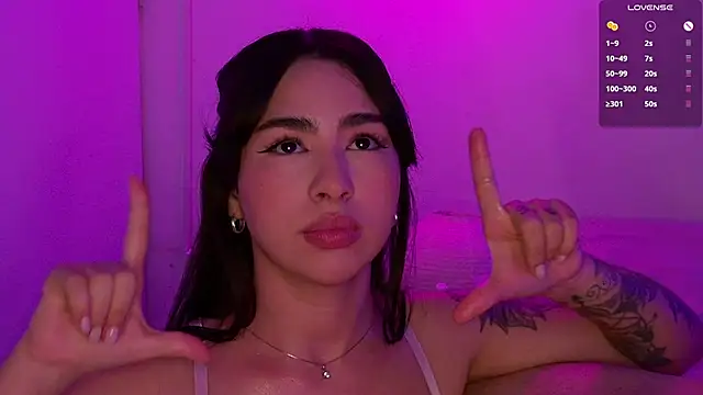 Snapshot of Candy_Ken chatting on October 22, 2025, 1:27 am Candy Ken online show from October 22, 2025, 1:27 am