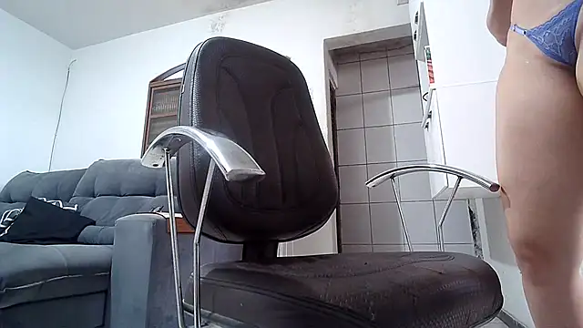 Snapshot of CherrylBee2022 chatting on October 26, 2025, 4:29 pm CherrylBee2022 online show from October 26, 2025, 4:29 pm