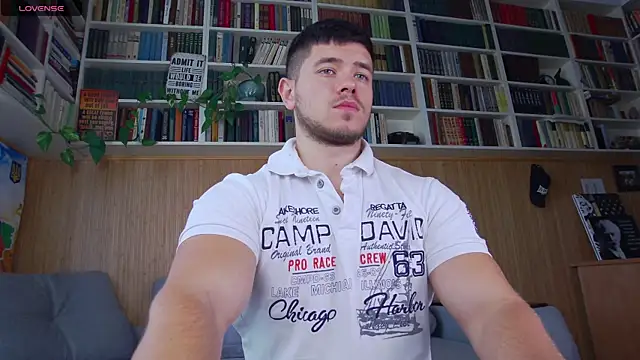 Snapshot of Arilas_ chatting on September 20, 2025, 6:18 am Arilas online show from September 20, 2025, 6:18 am