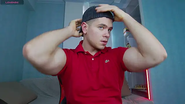 Snapshot of Arilas_ chatting on February 14, 2025, 10:28 am Arilas online show from February 14, 2025, 10:28 am