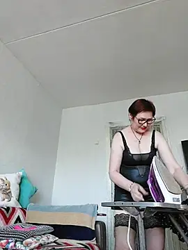 Snapshot of Fire_Night chatting on June 3, 2026, 7:09 am Fire Night online show from June 3, 2026, 7:09 am