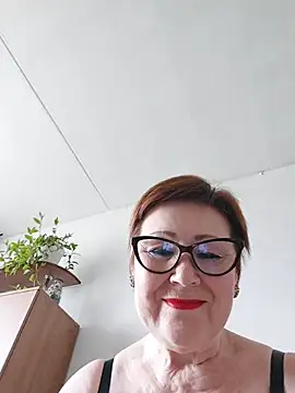 Snapshot of Fire_Night chatting on August 1, 2026, 8:01 am Fire Night online show from August 1, 2026, 8:01 am