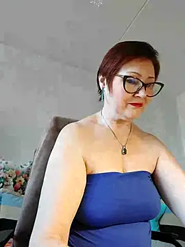 Snapshot of Fire_Night chatting on November 24, 2025, 8:25 am Fire Night online show from November 24, 2025, 8:25 am