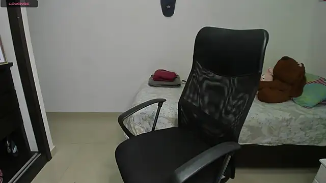 Snapshot of evelyx69x chatting on January 20, 2025, 12:15 am evelyx69x online show from January 20, 2025, 12:15 am