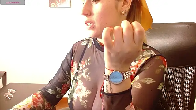 Snapshot of thamarajane chatting on March 5, 2025, 5:08 pm thamarajane online show from March 5, 2025, 5:08 pm