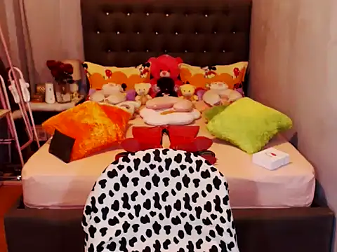 Snapshot of UnMarriedwifeTSX chatting on March 24, 2026, 1:49 am UnMarriedwifeTSX online show from March 24, 2026, 1:49 am