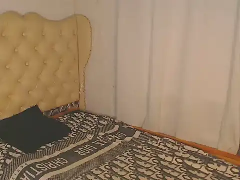 sweet prettygirl online show from December 14, 2025, 1:01 am