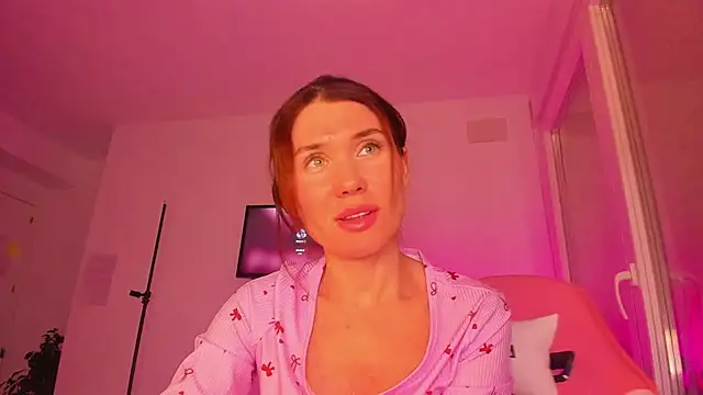 Cameron diazz online show from March 17, 2026, 10:02 pm