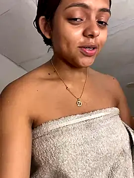 Snapshot of ValienteGirl_ chatting on November 2, 2025, 3:33 am ValienteGirl online show from November 2, 2025, 3:33 am