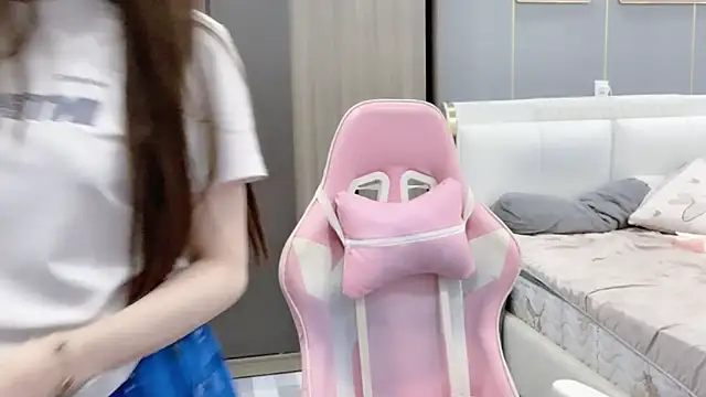 Snapshot of ANNA102 chatting on March 10, 2026, 7:34 am ANNA102 online show from March 10, 2026, 7:34 am