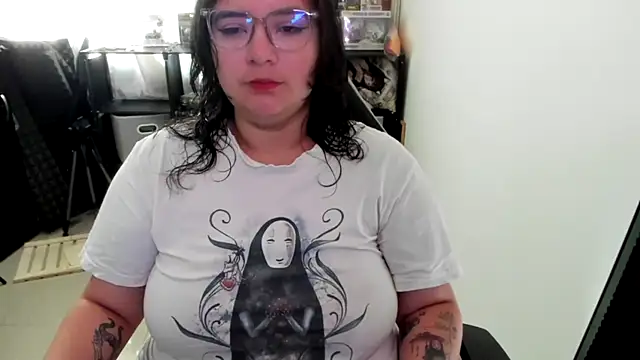 aika-dreams online show from December 3, 2025, 1:32 pm