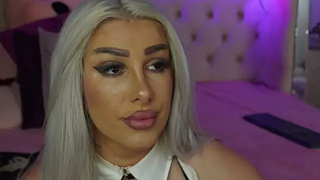 Snapshot of Squirt_Tanya chatting on June 9, 2026, 8:10 pm Squirt Tanya online show from June 9, 2026, 8:10 pm