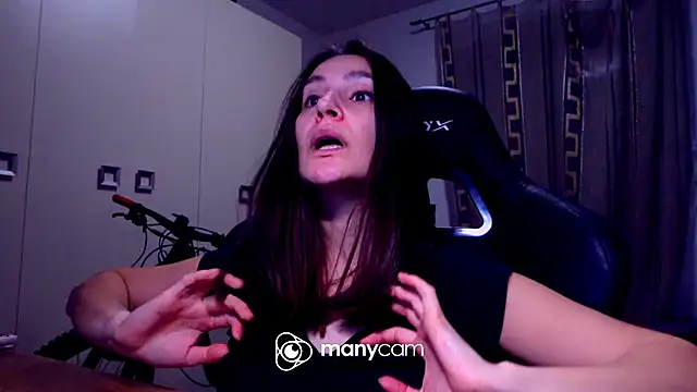 GodlyTheia online show from March 10, 2025, 7:07 pm