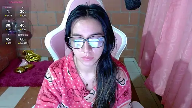 Snapshot of Maggie_Fox3 chatting on June 22, 2026, 1:44 am Maggie Fox3 online show from June 22, 2026, 1:44 am