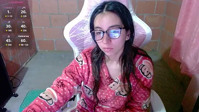 Snapshot of Maggie_Fox3 chatting on May 29, 2026, 3:01 am Maggie Fox3 online show from May 29, 2026, 3:01 am