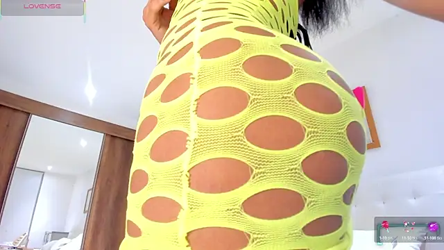 VictoriaVX online show from February 1, 2026, 5:49 am