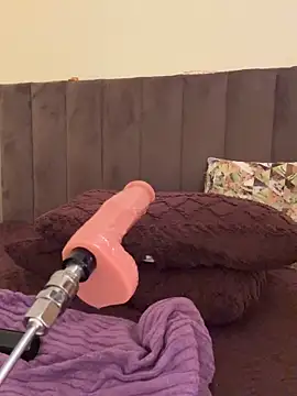 Emy-sexy online show from April 28, 2026, 2:27 am