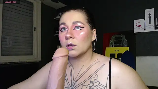 Snapshot of Enotika chatting on September 17, 2025, 10:45 pm Enotika online show from September 17, 2025, 10:45 pm