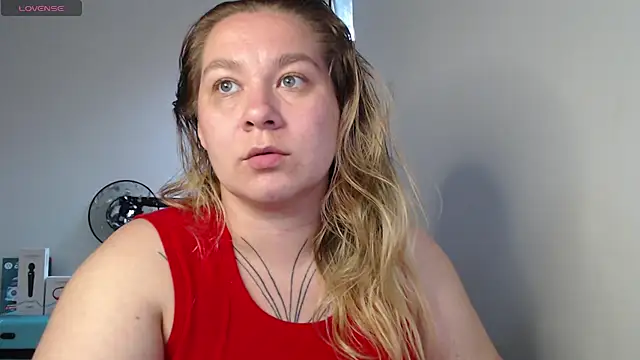 Snapshot of Enotika chatting on October 17, 2025, 7:26 pm Enotika online show from October 17, 2025, 7:26 pm