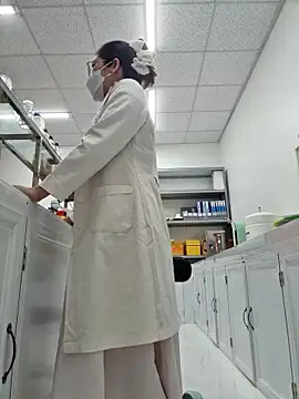 HinaLovely online show from February 3, 2026, 2:53 am