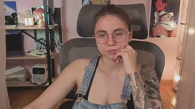  AnnaStark  online show from July 14, 2026, 5:01 am