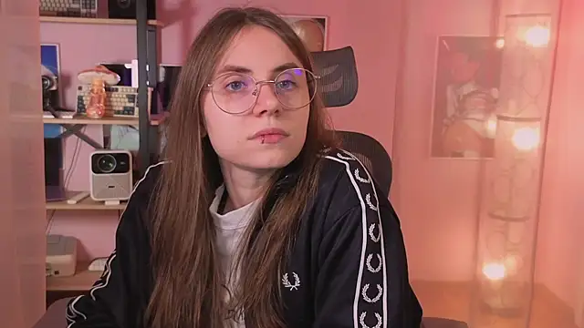  AnnaStark  online show from June 12, 2026, 7:11 pm