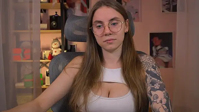 Snapshot of _AnnaStark_ chatting on November 21, 2025, 7:57 pm AnnaStark online show from November 21, 2025, 7:57 pm