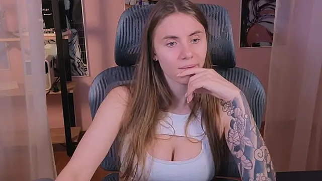 Snapshot of _AnnaStark_ chatting on November 12, 2025, 6:12 pm AnnaStark online show from November 12, 2025, 6:12 pm